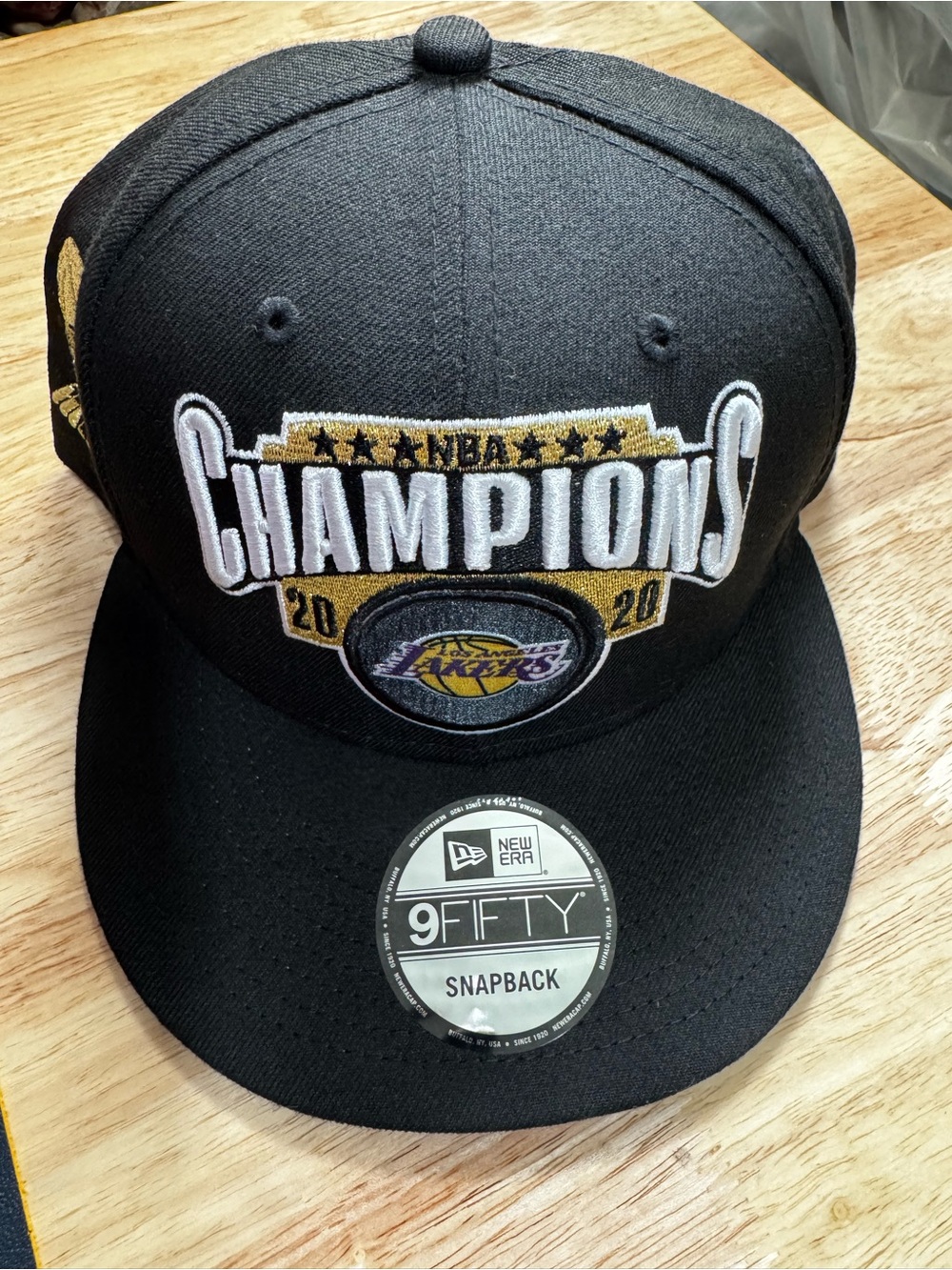 New Era 9FIFTY LA Lakers 2020 NBA Champions Locker Room Snapback Hat